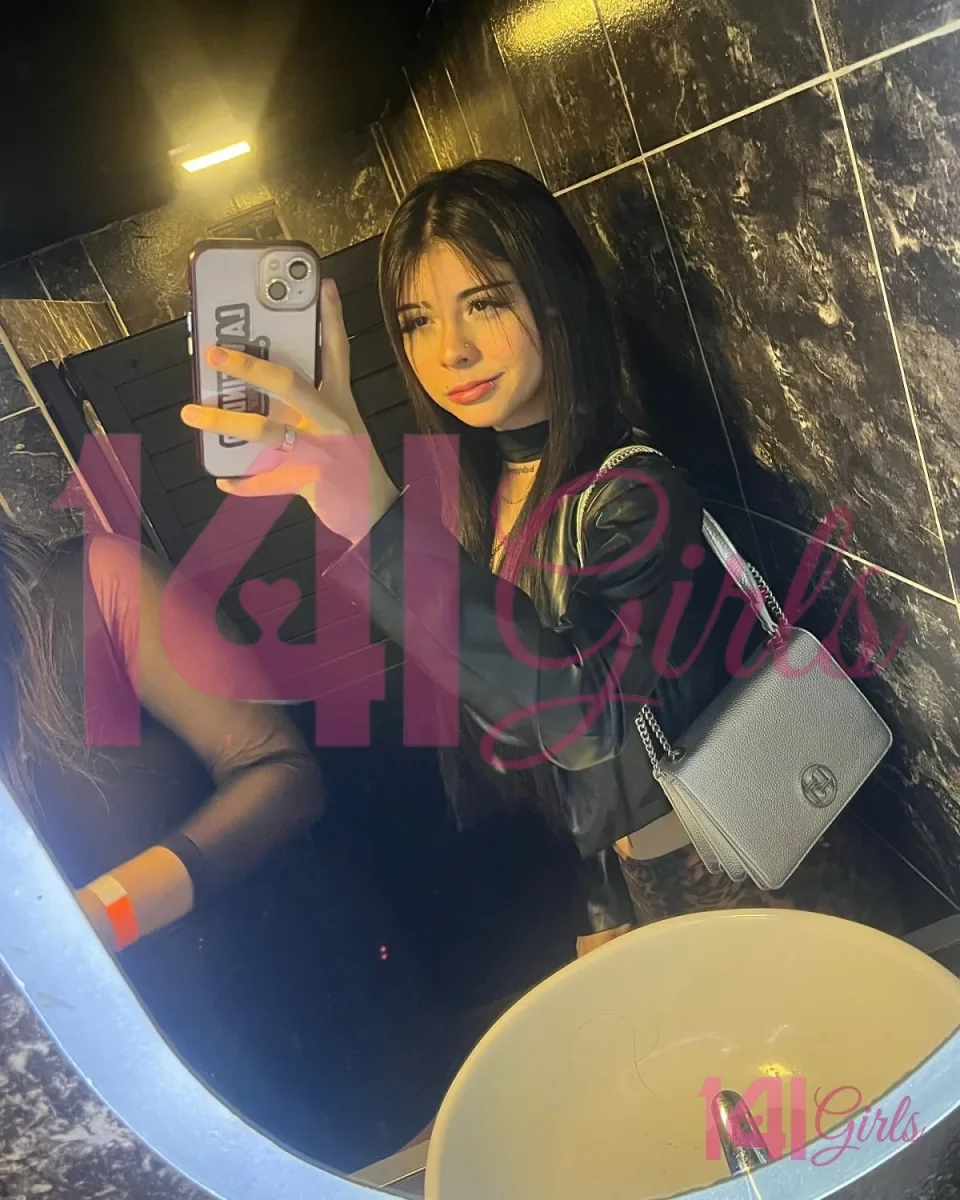Aela photo 6 in Hong Kong: 24 years old, asian, regular, black hair, 169 cm, 66 kg, B bust