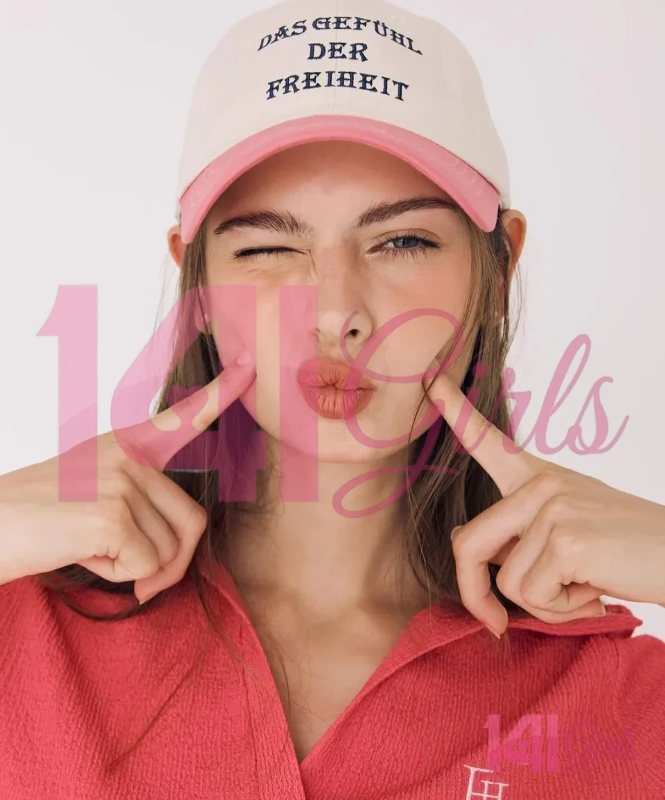 Aida photo 2 in Hong Kong: 24 years old, asian, slim, brown hair, 170 cm, 53 kg, B bust