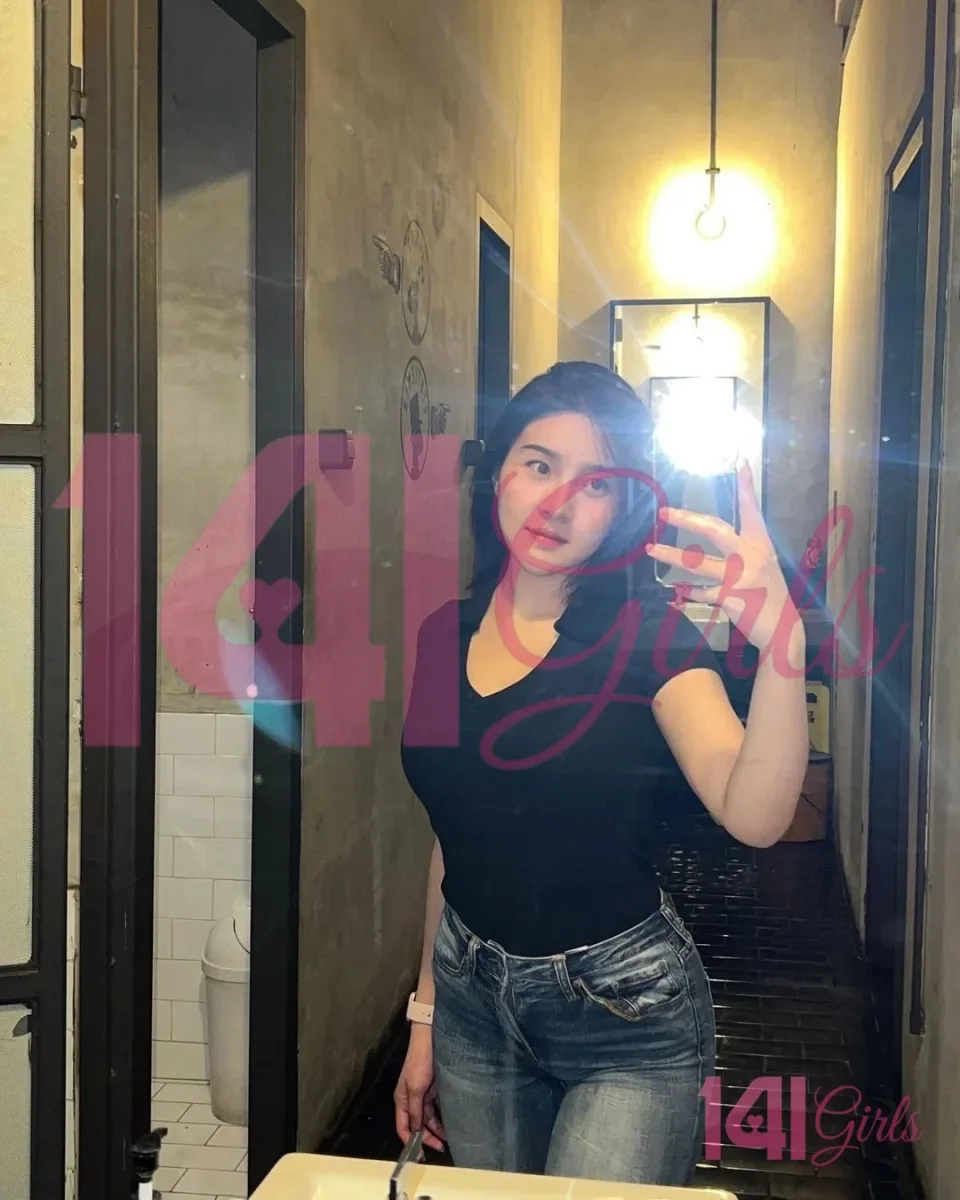 亞蘭娜 照片 3 - 香港，20 歲，纖瘦, 金髮, 160 厘米, 49 公斤, 胸圍 B