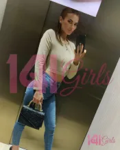 Amelie photo 3 in Hong Kong: 20 years old, european, slim, brown hair, 168 cm, 53 kg, A bust