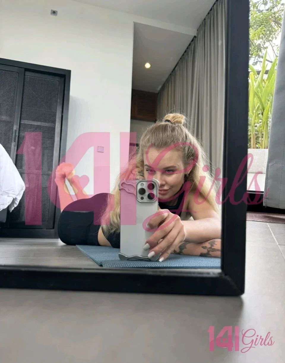 Antonia photo 2 in Hong Kong: 25 years old, european, slim, blonde hair, 175 cm, 65 kg, B bust