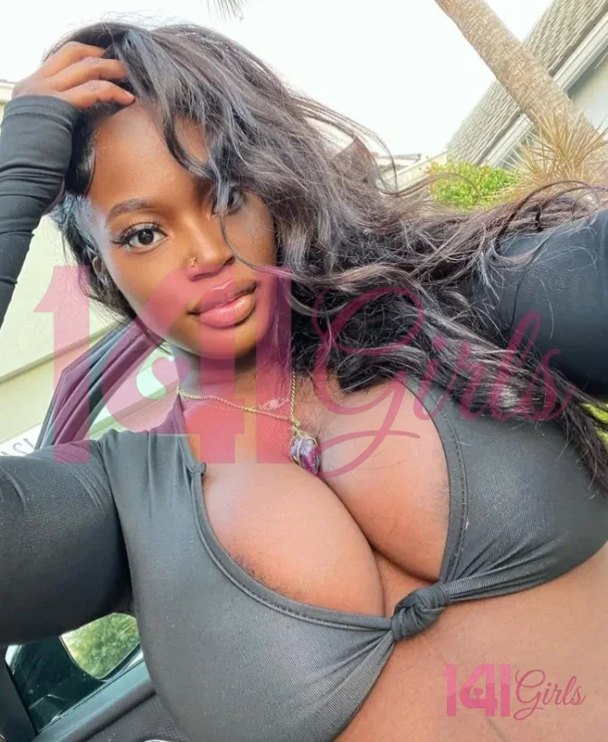 Belle photo 2 in Hong Kong: 27 years old, european, curvy, other, 174 cm, 85 kg, C bust