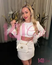 Carla photo 4 in Hong Kong: 22 years old, arab, slim, blonde hair, 169 cm, 55 kg, B bust