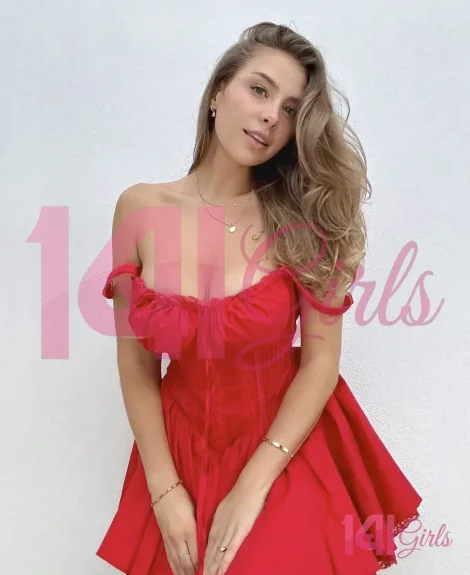 Chloe photo 1 in Hong Kong: 22 years old, european, regular, brown hair, 168 cm, 53 kg, C bust