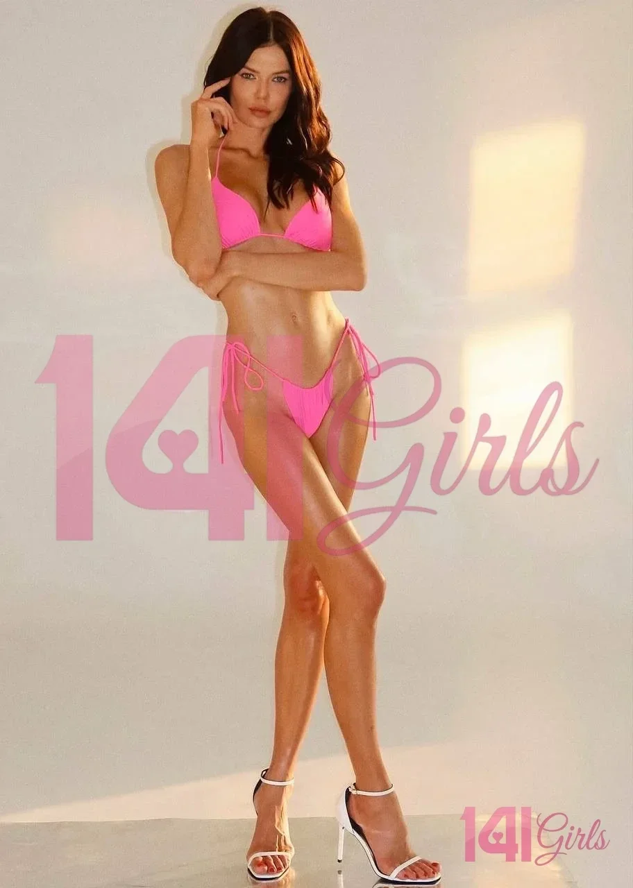 Clementine photo 3 in Hong Kong: 22 years old, european, slim, red hair, 171 cm, 56 kg, C bust