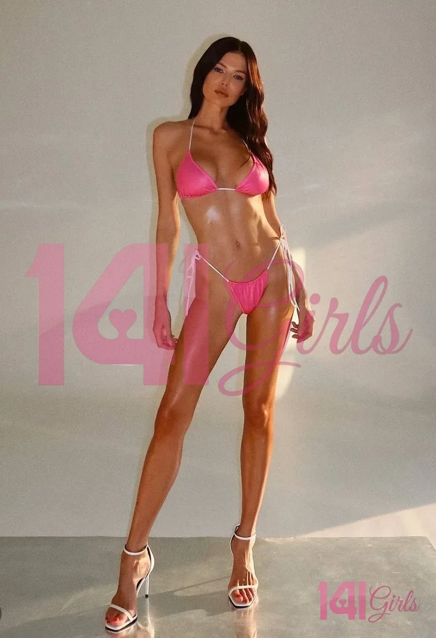 Clementine photo 7 in Hong Kong: 22 years old, european, slim, red hair, 171 cm, 56 kg, C bust