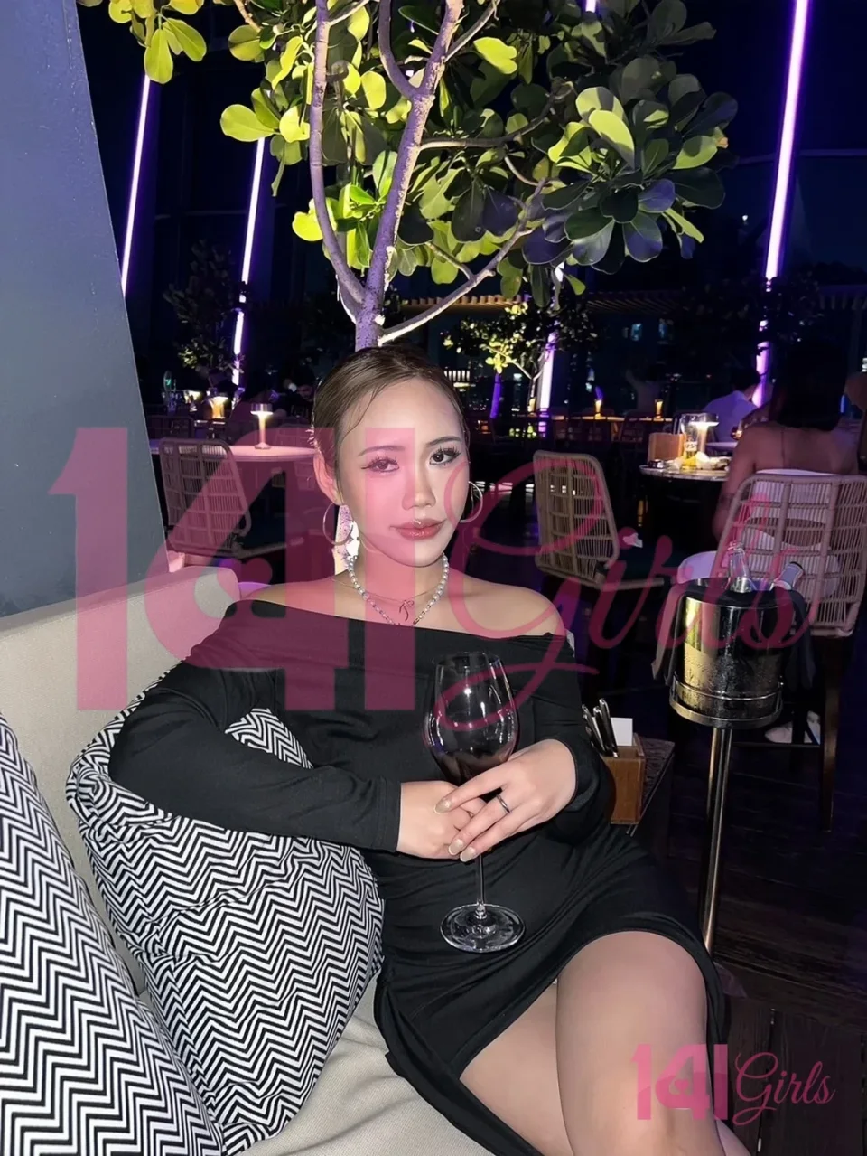 埃莉諾 照片 3 - 香港，26 歲，亞洲, 纖瘦, 黑髮, 165 厘米, 50 公斤, 胸圍 C