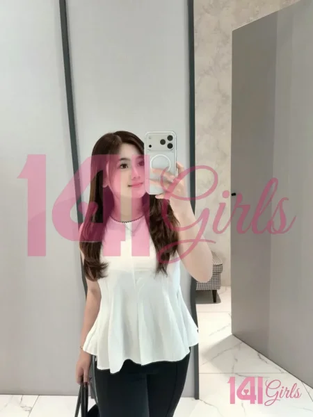 艾莎 照片 1 - 香港，24 歲，亞洲, 纖瘦, 黑髮, 167 厘米, 50 公斤, 胸圍 B