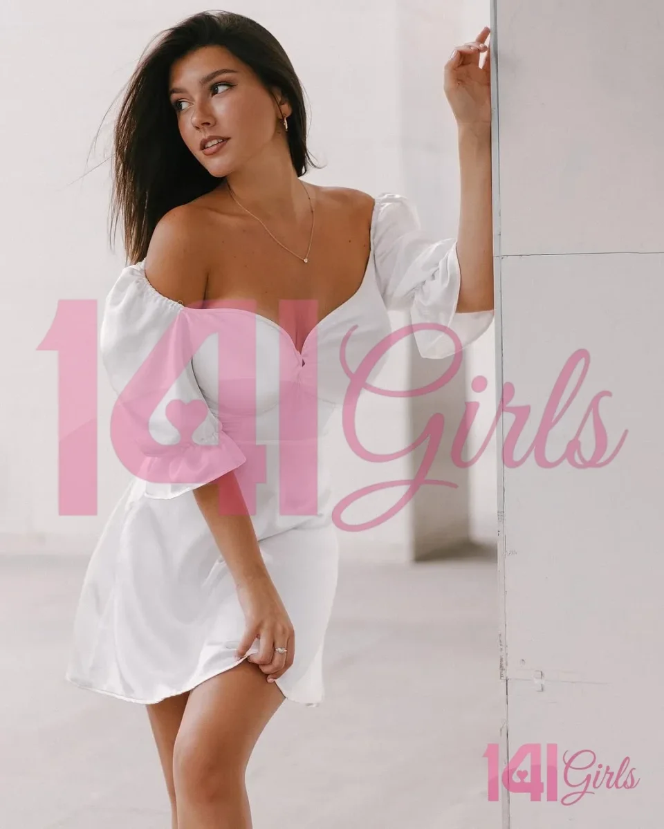 艾絲美 照片 4 - 香港，21 歲，歐洲, 纖瘦, 啡髮, 169 厘米, 54 公斤, 胸圍 B