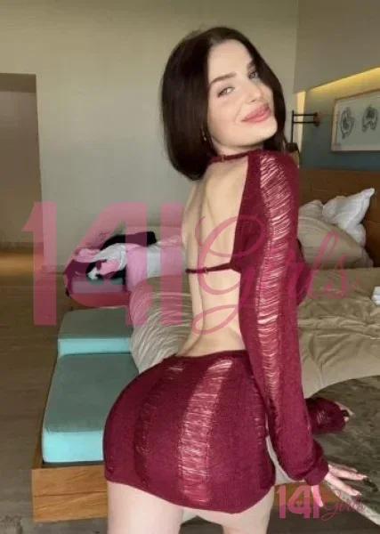 Estelle photo 1 in Hong Kong: 23 years old, european, slim, brown hair, 157 cm, 56 kg, C bust