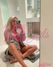 Gabriela photo 3 in Hong Kong: 32 years old, asian, slim, blonde hair, 172 cm, 60 kg, A bust