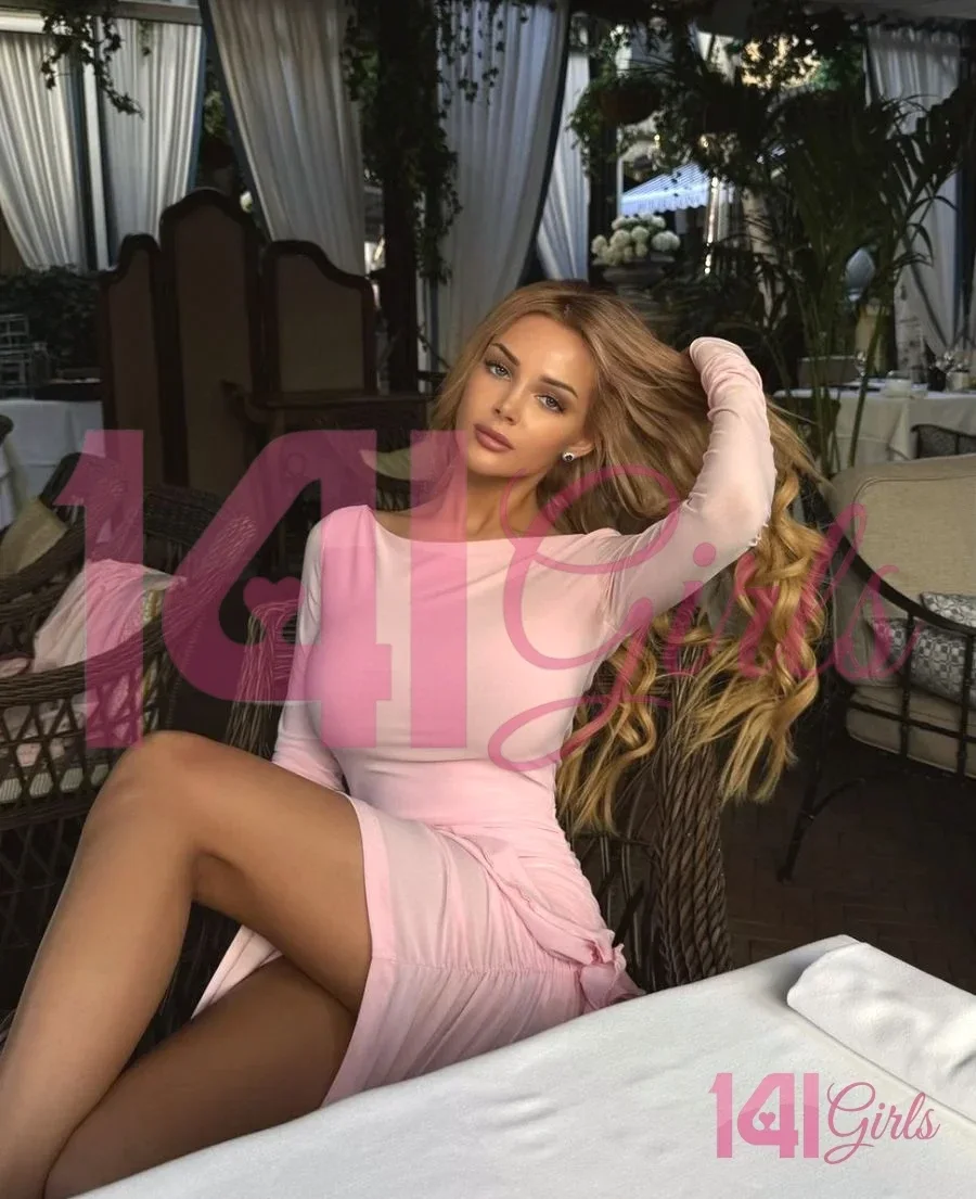 Gemma photo 2 in Hong Kong: 24 years old, slim, blonde hair, 171 cm, 53 kg, B bust