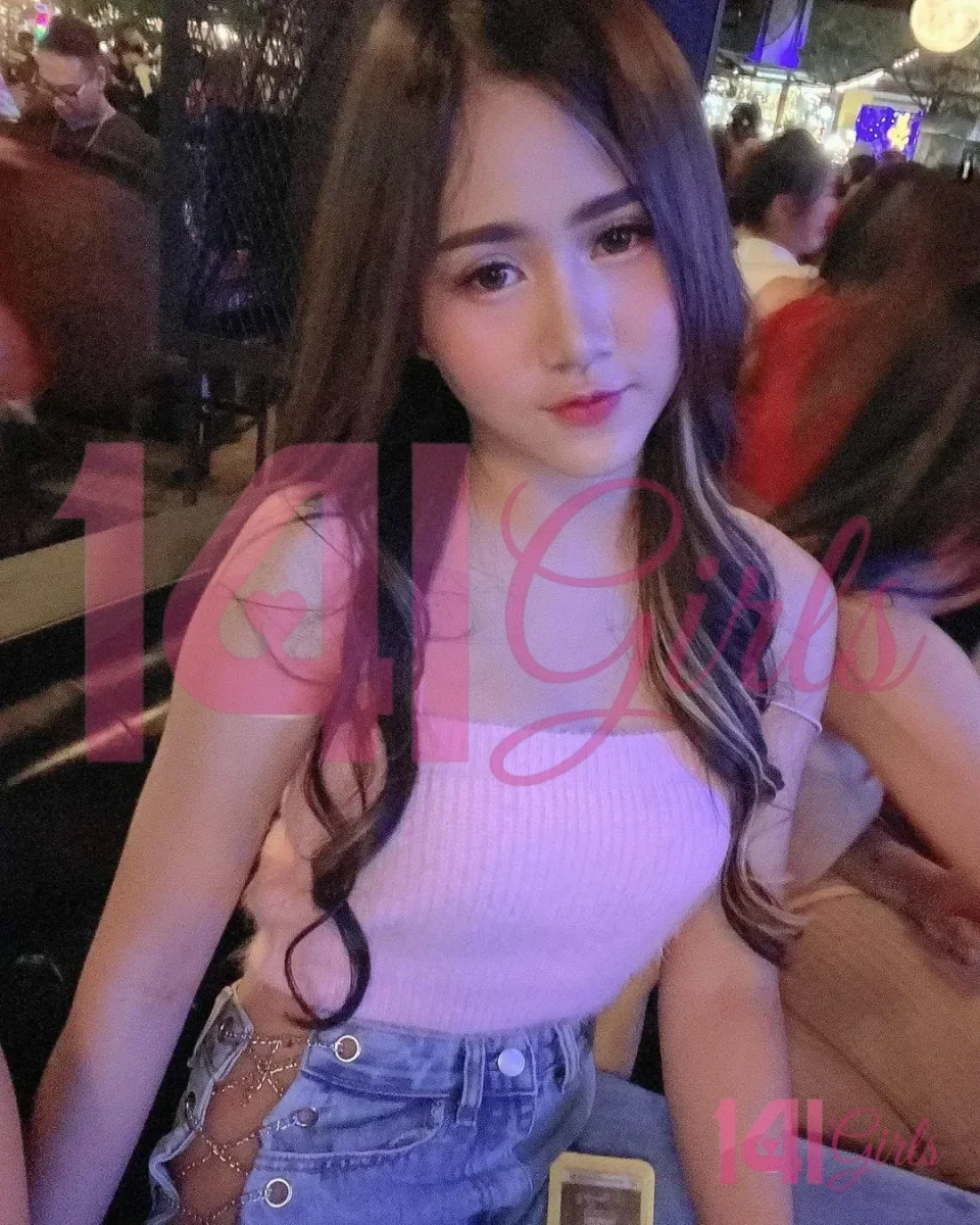 India photo 3 in Hong Kong: 25 years old, slim, black hair, 167 cm, 50 kg, C bust