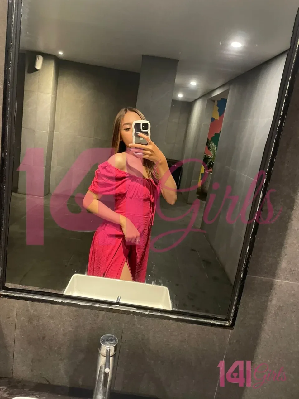 Isabella photo 3 in Hong Kong: 26 years old, regular, blonde hair, 155 cm, 48 kg, B bust