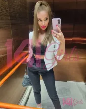 Janice photo 5 in Hong Kong: 29 years old, arab, slim, blonde hair, 168 cm, 59 kg, B bust