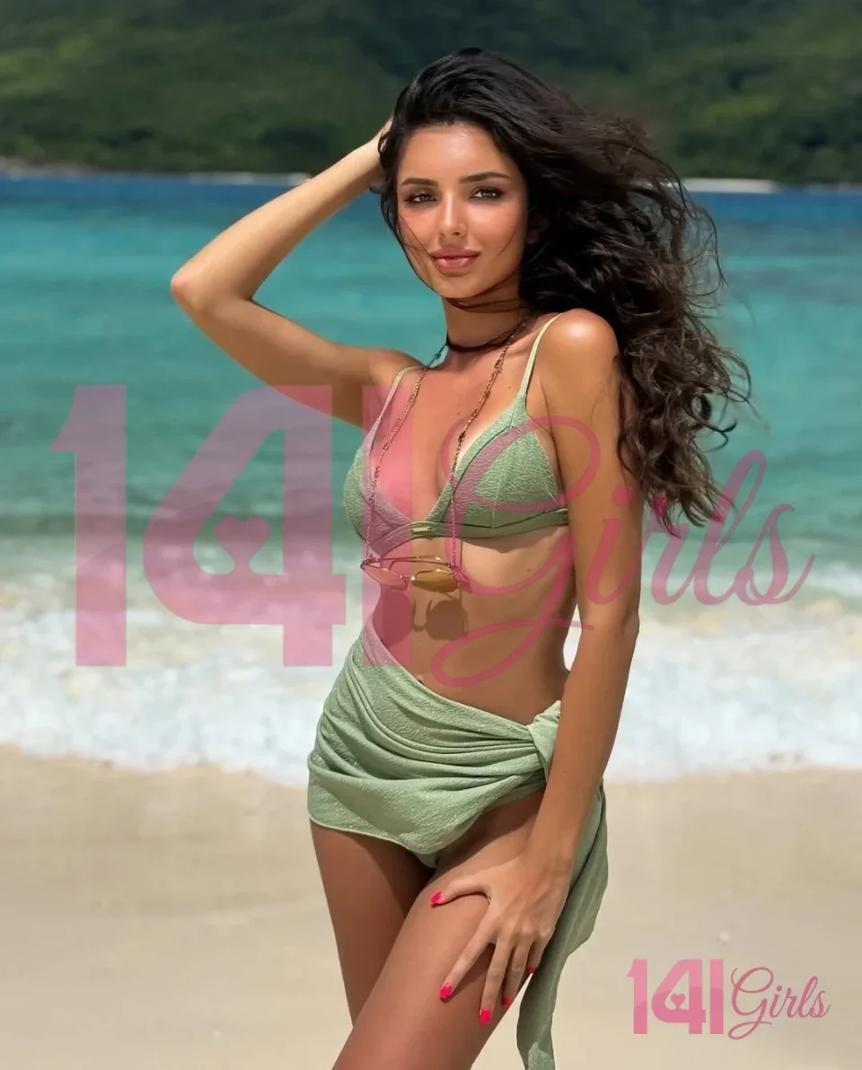 Lillian photo 5 in Hong Kong: 21 years old, european, slim, black hair, 168 cm, 53 kg, B bust