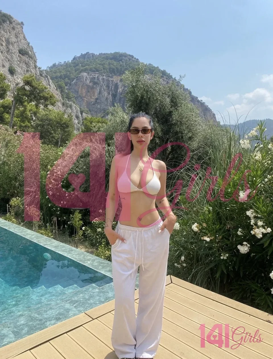 Livia photo 7 in Hong Kong: 21 years old, european, slim, black hair, 169 cm, 53 kg, C bust