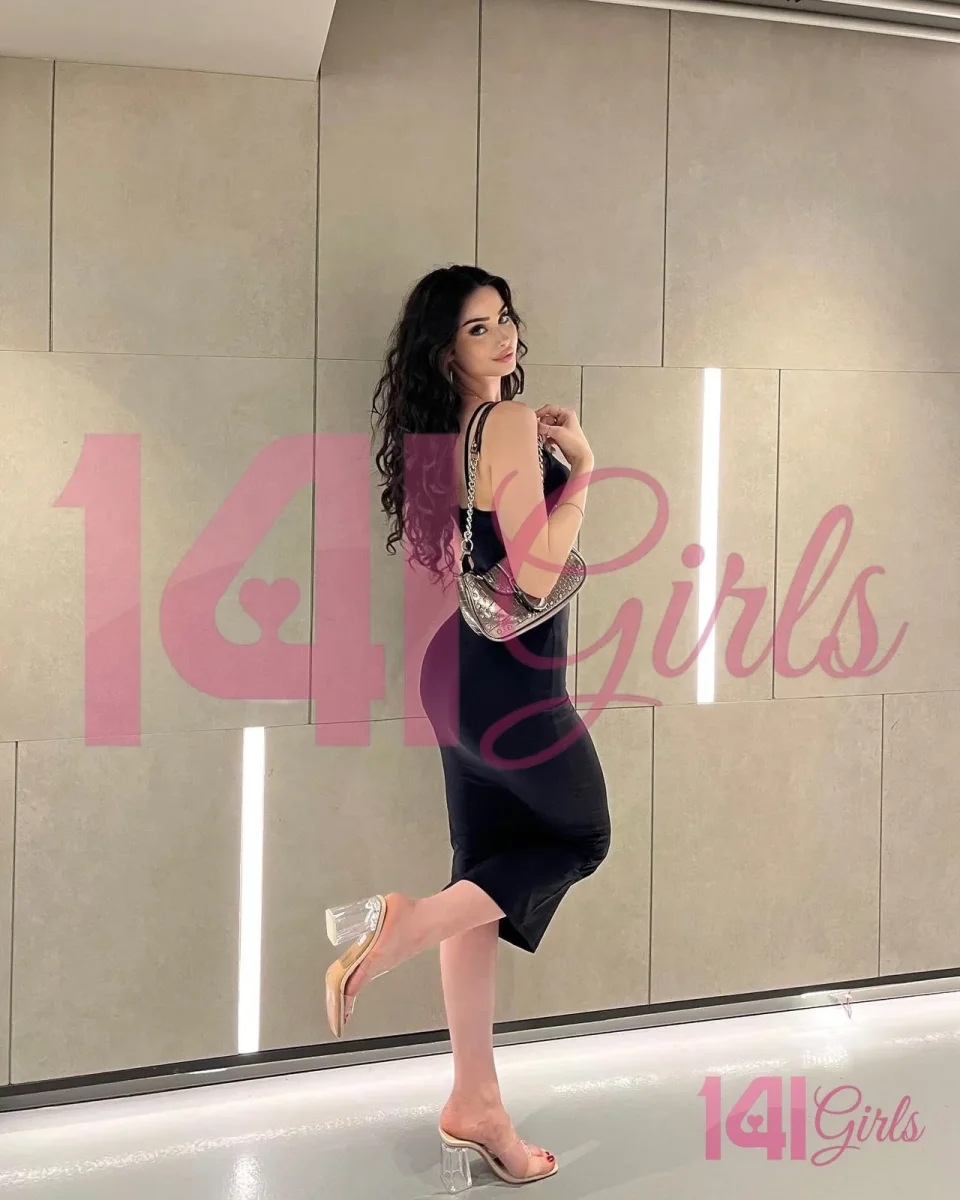 Lucille photo 4 in Hong Kong: 25 years old, slim, black hair, 165 cm, 52 kg, B bust