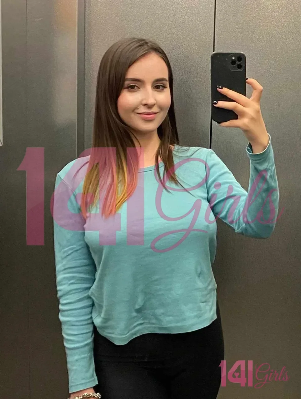 Margot photo 2 in Hong Kong: 23 years old, asian, regular, brown hair, 163 cm, 54 kg, C bust