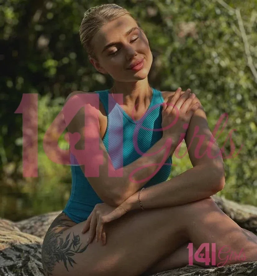 Mary photo 2 in Hong Kong: 22 years old, slim, blonde hair, 168 cm, 50 kg, B bust