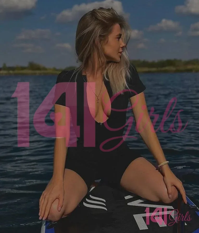 Mary photo 4 in Hong Kong: 22 years old, slim, blonde hair, 168 cm, 50 kg, B bust