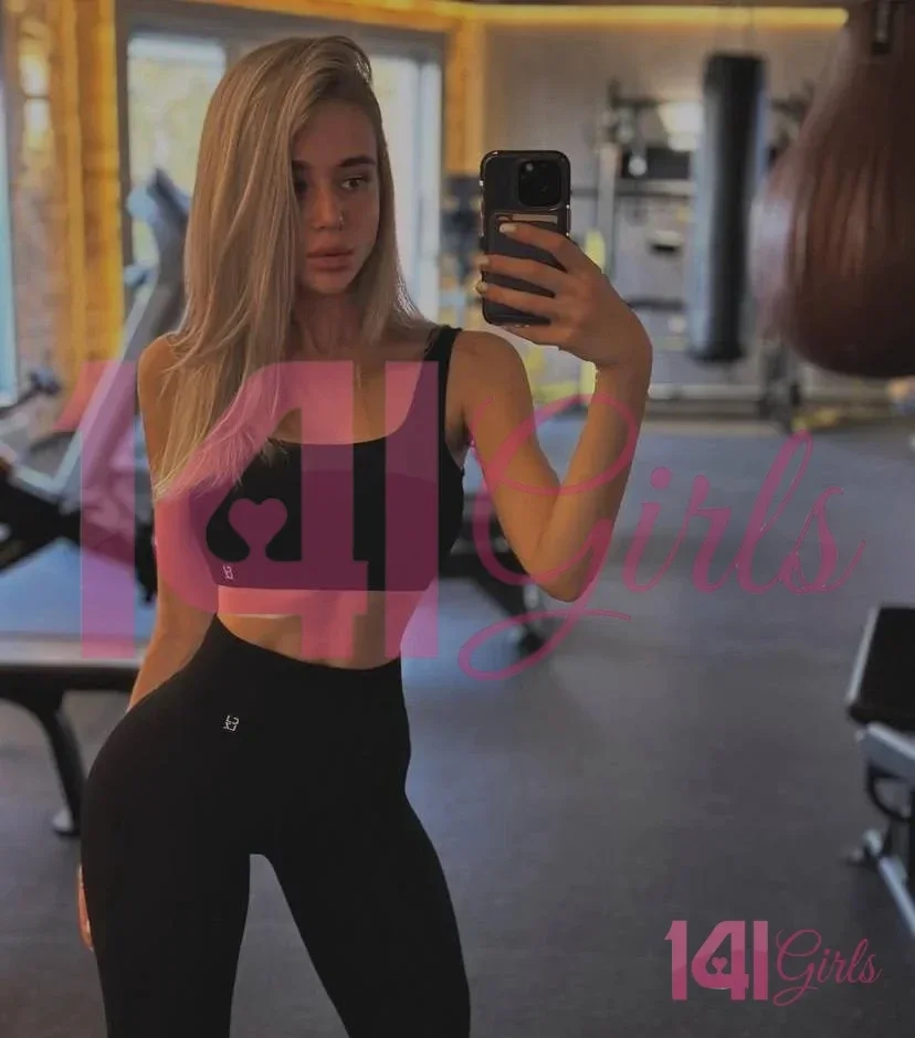 Mary photo 8 in Hong Kong: 22 years old, slim, blonde hair, 168 cm, 50 kg, B bust