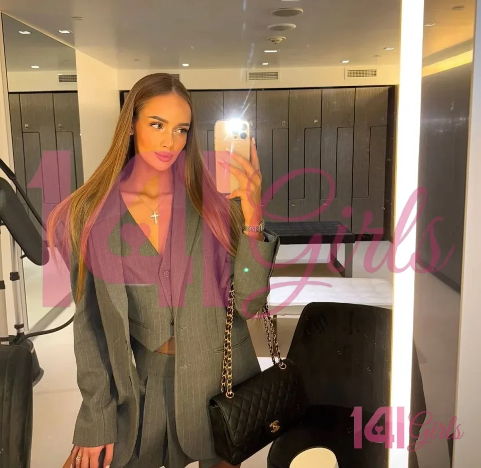 Mika photo 3 in Hong Kong: 21 years old, arab, slim, blonde hair, 173 cm, 51 kg, A bust