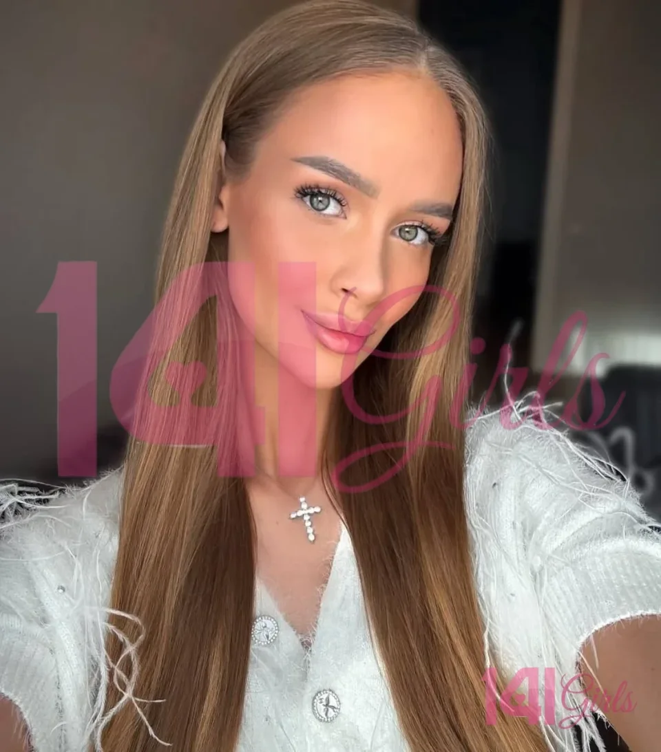 Mika photo 6 in Hong Kong: 21 years old, arab, slim, blonde hair, 173 cm, 51 kg, A bust
