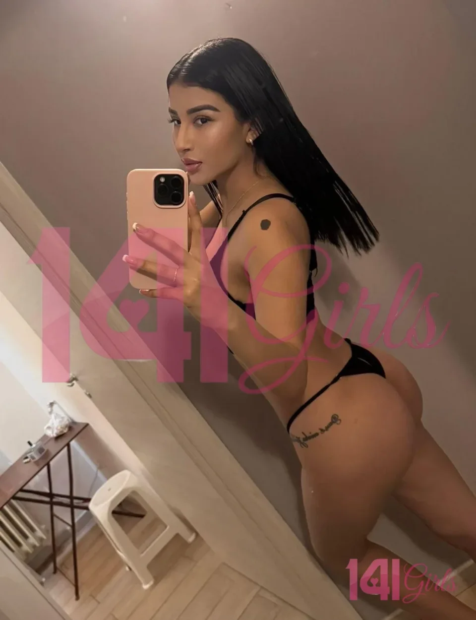Nadia photo 4 in Hong Kong: 26 years old, asian, slim, black hair, 169 cm, 55 kg, C bust