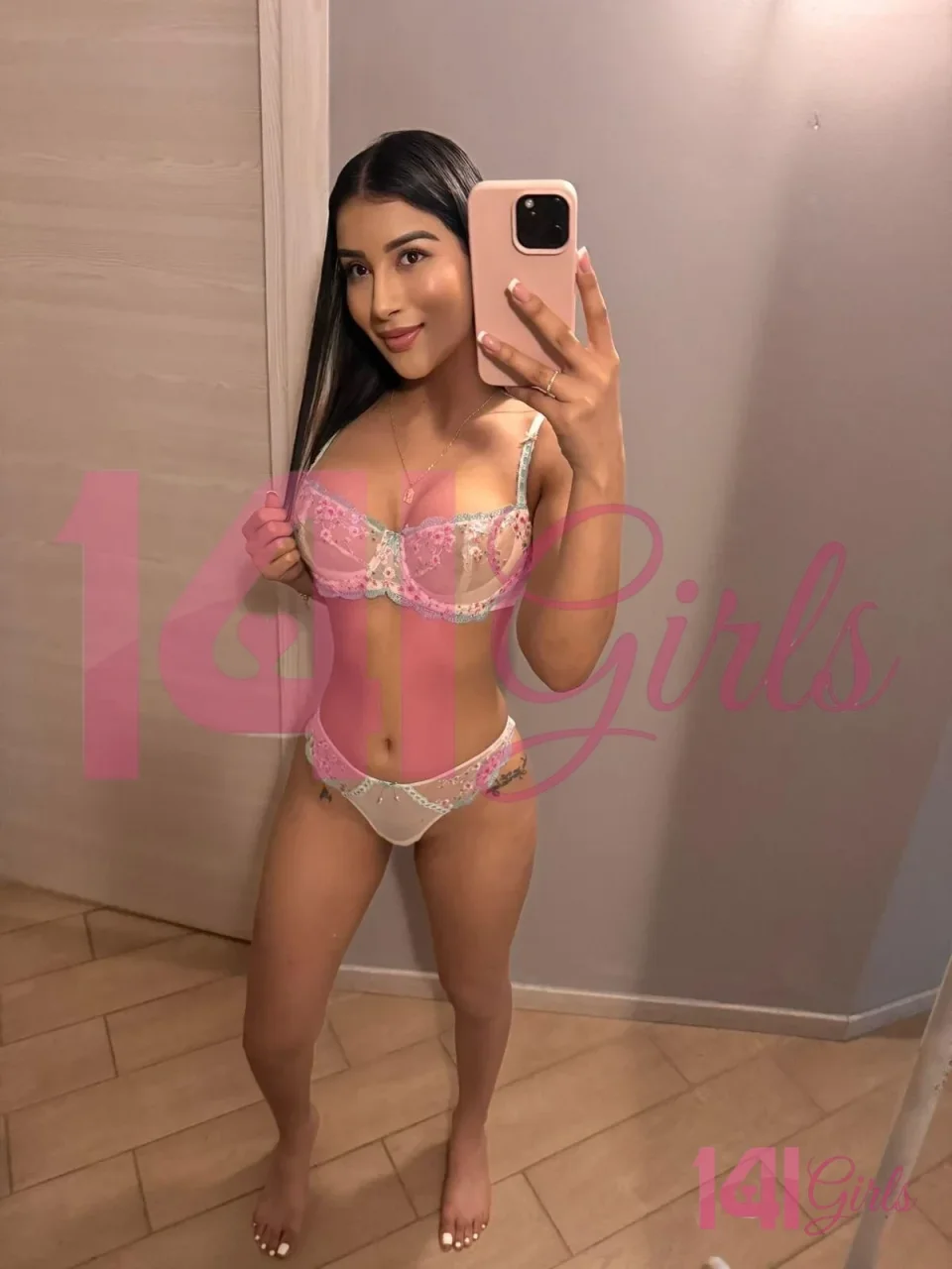 Nadia photo 6 in Hong Kong: 26 years old, asian, slim, black hair, 169 cm, 55 kg, C bust