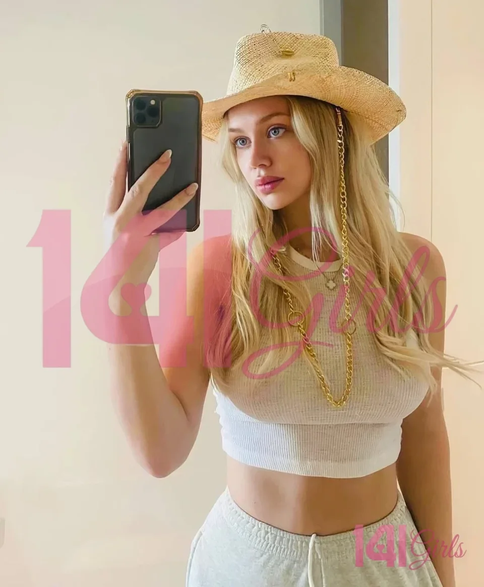 Naomi photo 3 in Hong Kong: 21 years old, asian, slim, blonde hair, 167 cm, 51 kg, B bust