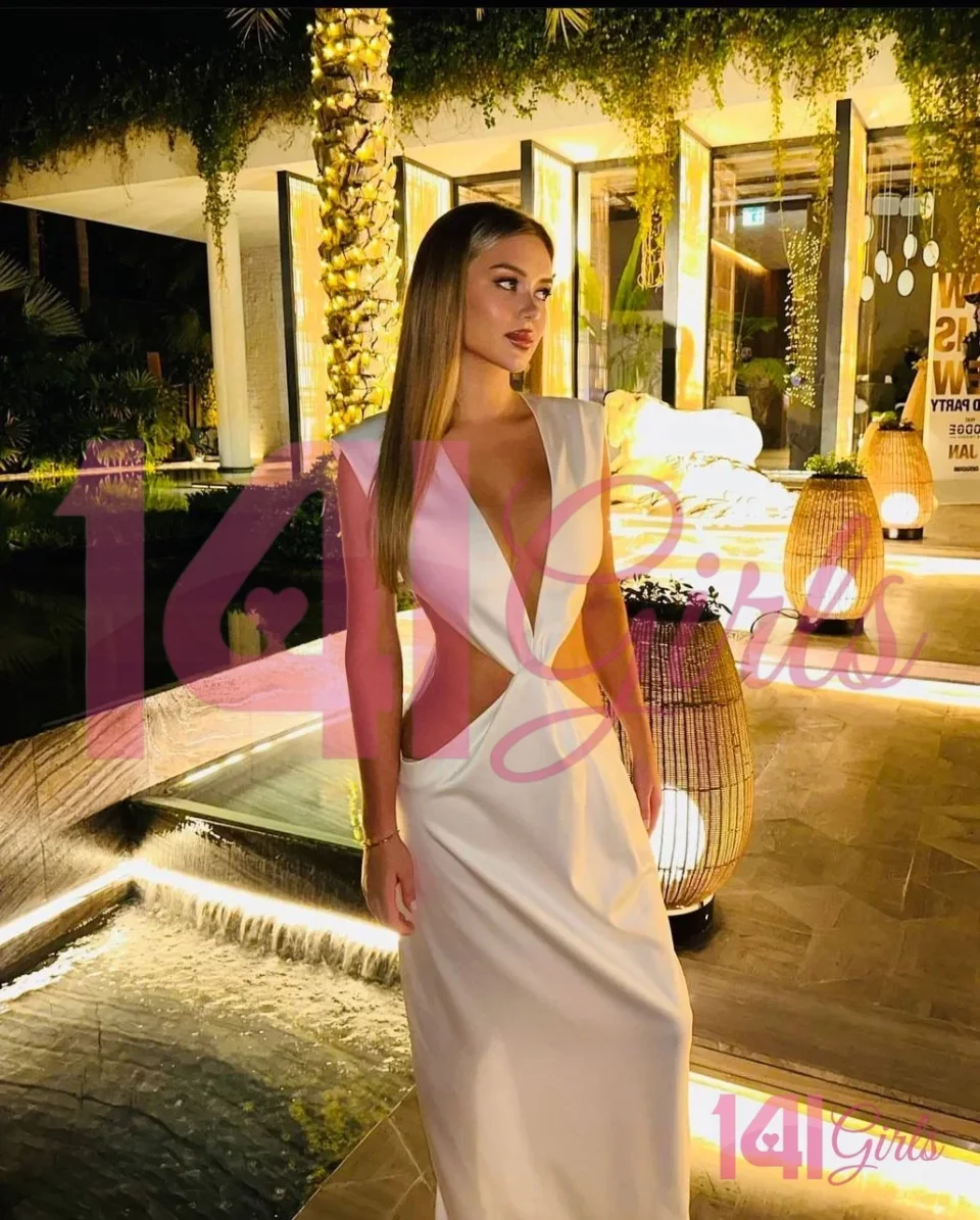 Naomi photo 6 in Hong Kong: 21 years old, asian, slim, blonde hair, 167 cm, 51 kg, B bust