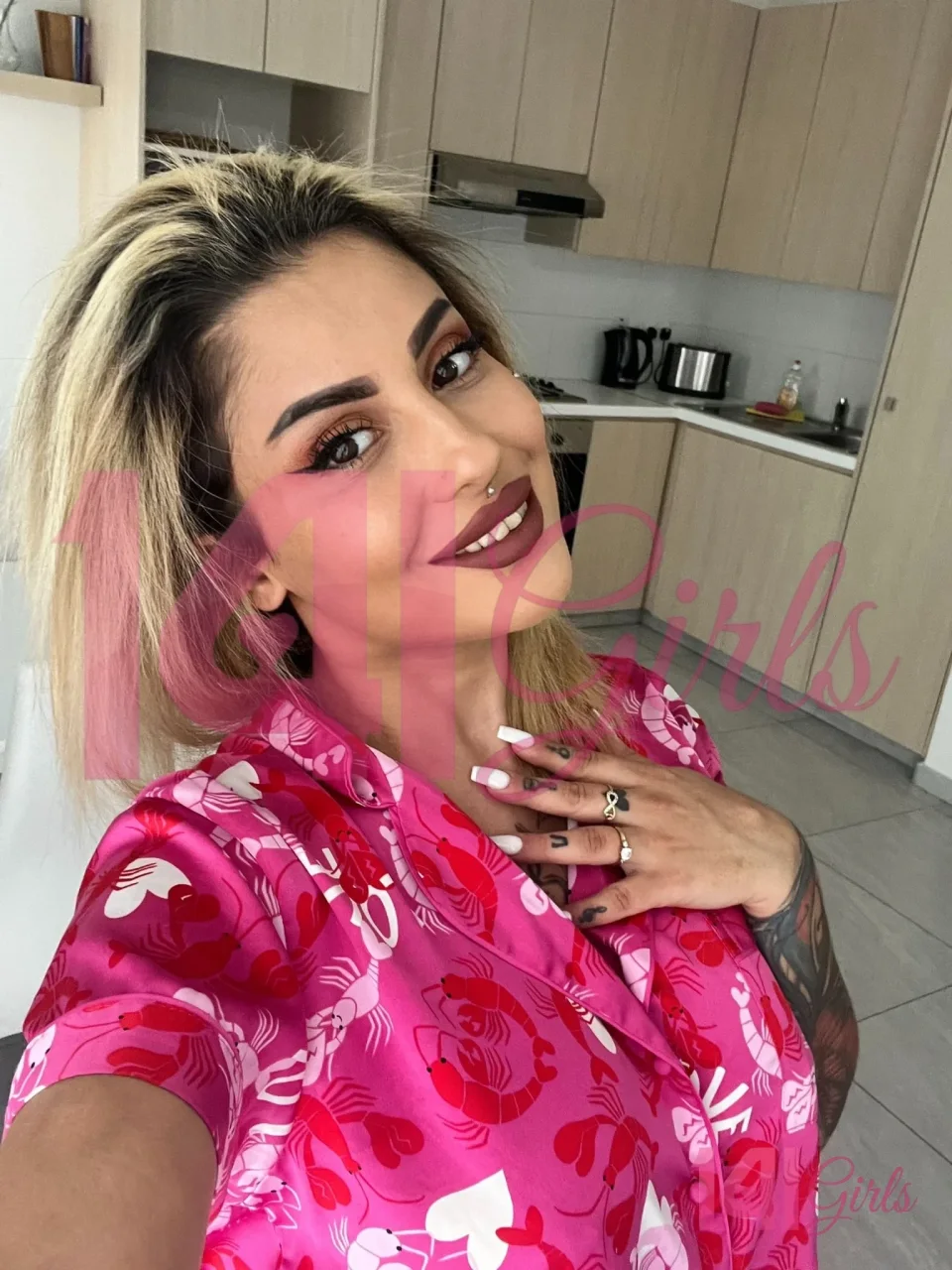 Natasha photo 9 in Hong Kong: 22 years old, asian, slim, blonde hair, 152 cm, 42 kg, C bust