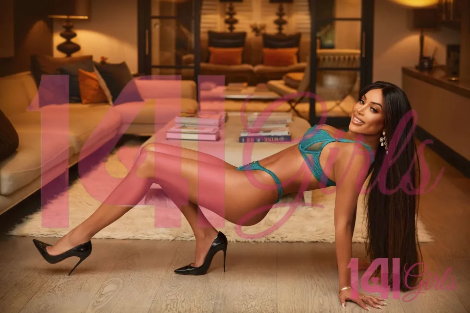 Nia photo 9 in Hong Kong: 30 years old, latina, slim, blonde hair, 173 cm, 53 kg, D bust