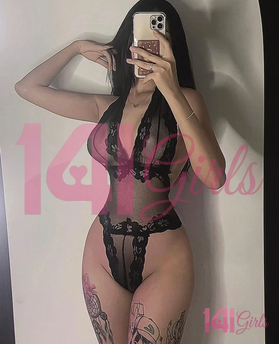 奧塔薇 照片 3 - 香港，25 歲，阿拉伯, 標準, 黑髮, 169 厘米, 47 公斤, 胸圍 C