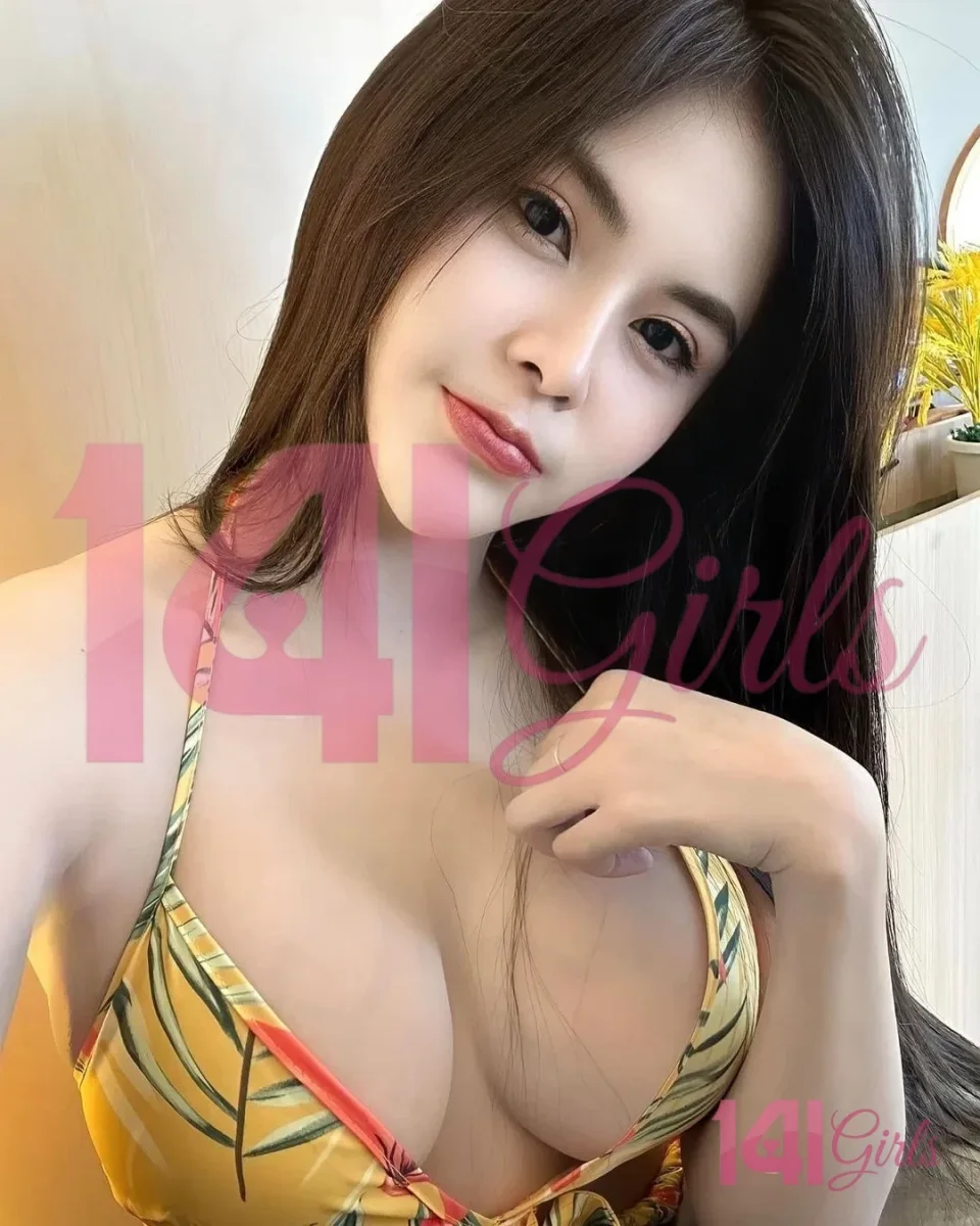 Olivia photo 7 in Hong Kong: 22 years old, asian, curvy, black hair, 179 cm, 48 kg, D bust
