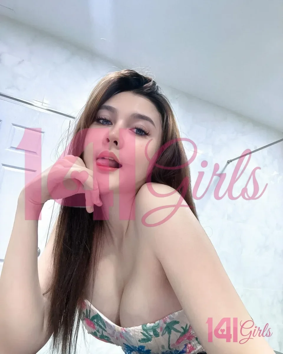 Paige photo 9 in Hong Kong: 20 years old, slim, black hair, 164 cm, 54 kg, C bust