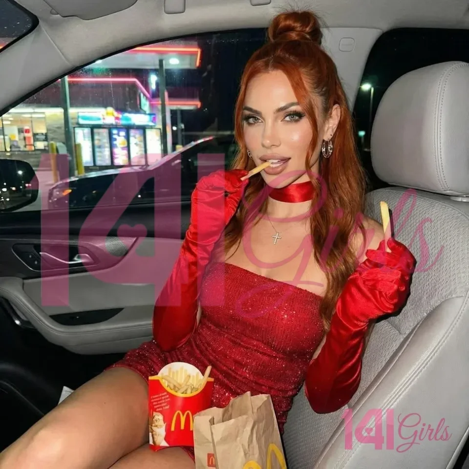 Queenie photo 7 in Hong Kong: 25 years old, european, regular, blonde hair, 160 cm, 84 kg, D bust