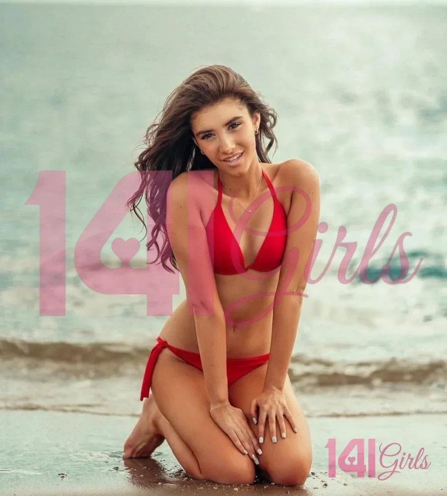 Quinn photo 3 in Hong Kong: 21 years old, european, slim, brown hair, 168 cm, 51 kg, B bust