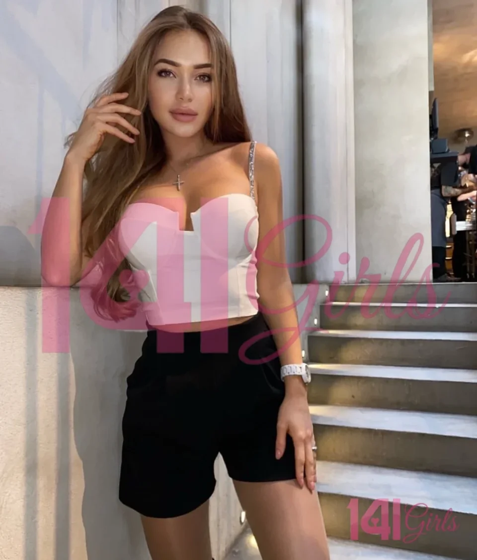 Rebecca photo 4 in Hong Kong: 26 years old, asian, slim, brown hair, 170 cm, 54 kg, B bust